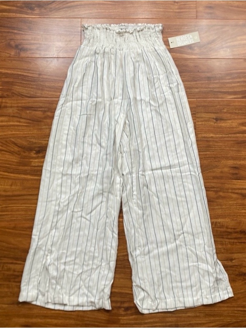 NWT New Heroes & Dreamers Women's White Tan Stripe Smock Wide Crop Pant Size L